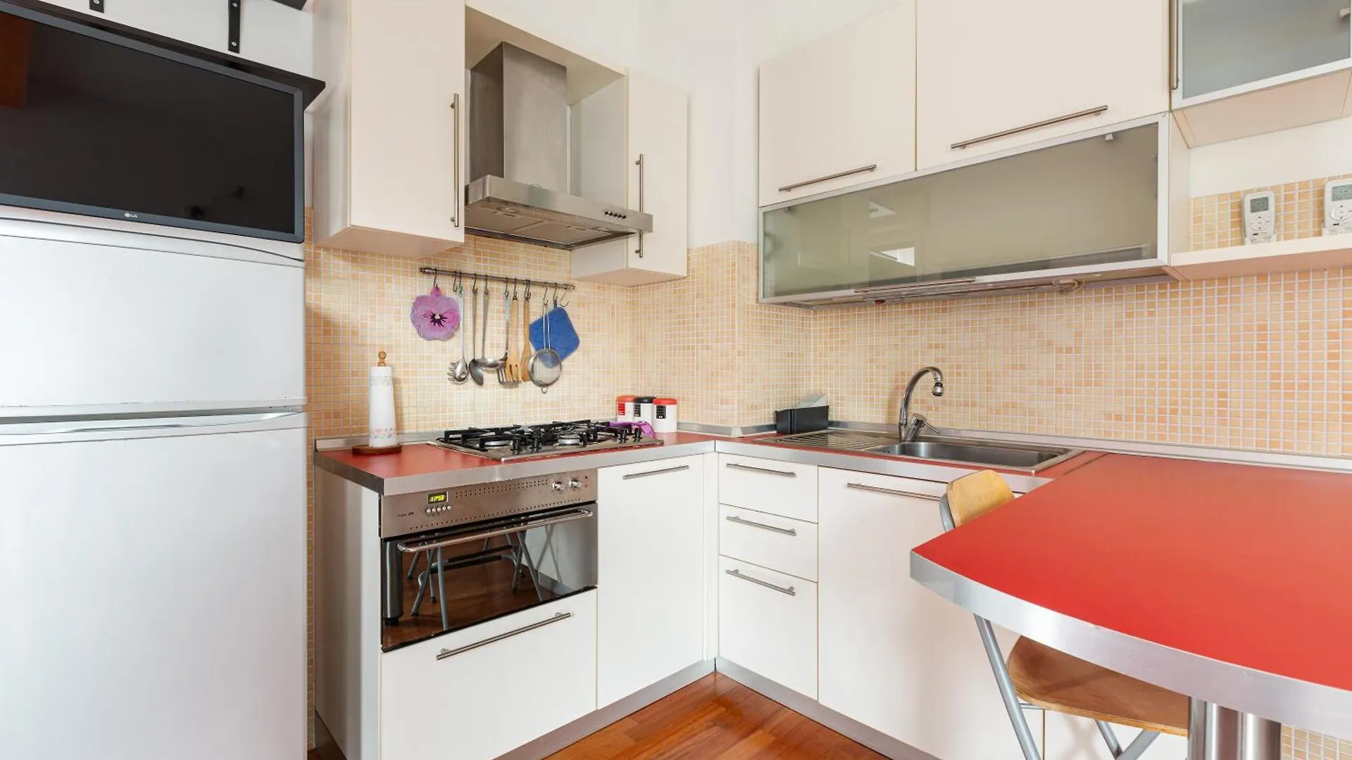Zara Cozy Apt With Balcony - 250M From M5 Istria Milano Lägenhet